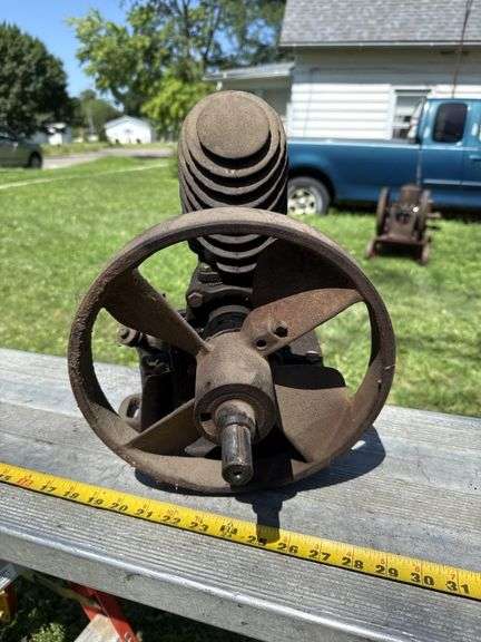 Maytag upright engine