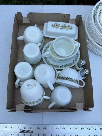 Corelle set of dishes