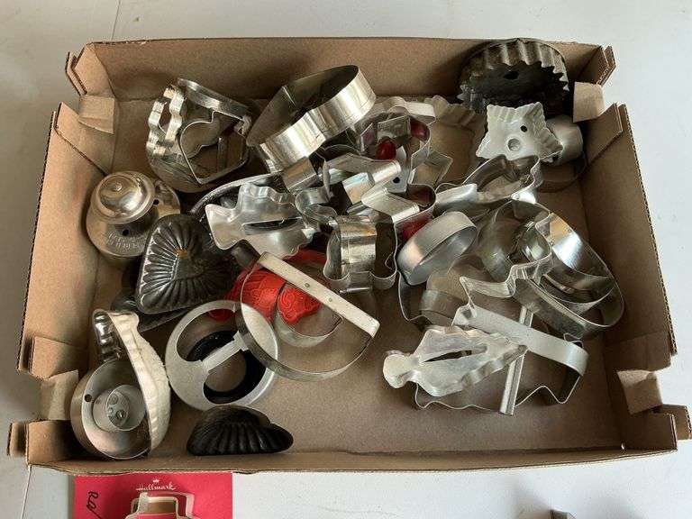 Metal cookie cutters