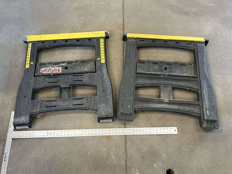 Adjustable folding sawhorses