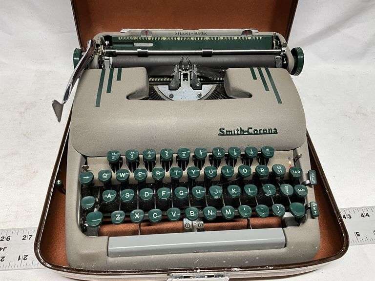 Vintage Smith Corona silent super typewriter with