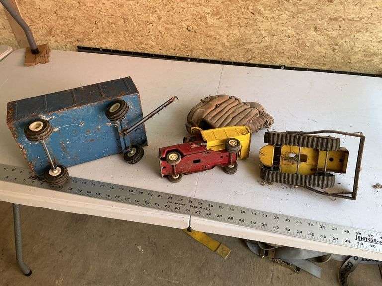 Metal toys and glove