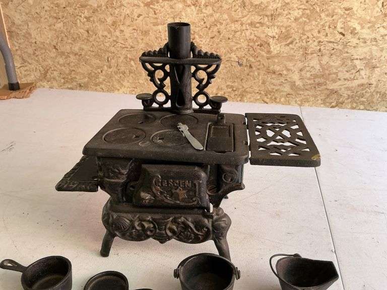 Miniature cast-iron stove