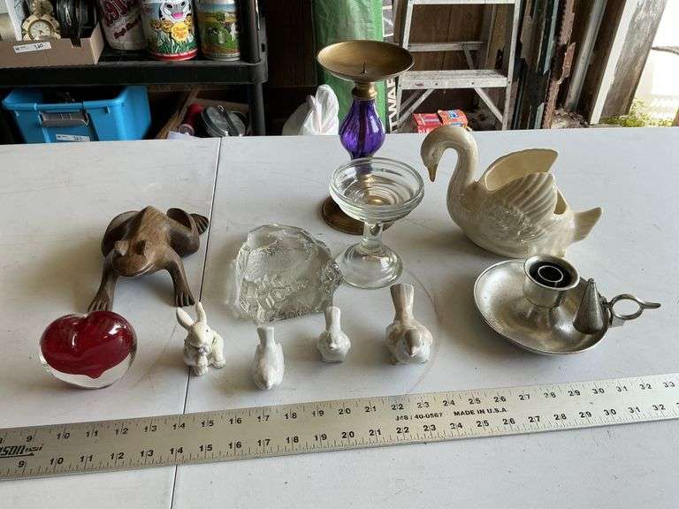 Paperweight/ceramic items, etc.
