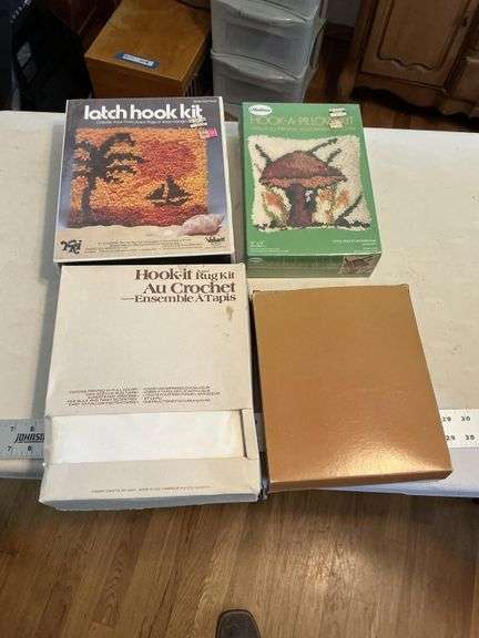 Latch hook kit