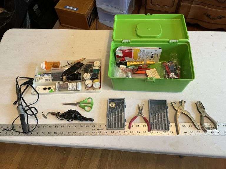Toolbox and tools/crafting items