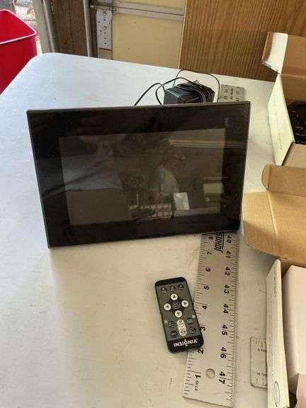 New/used keyboards and electric picture frame