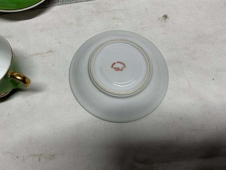 Cups/saucers