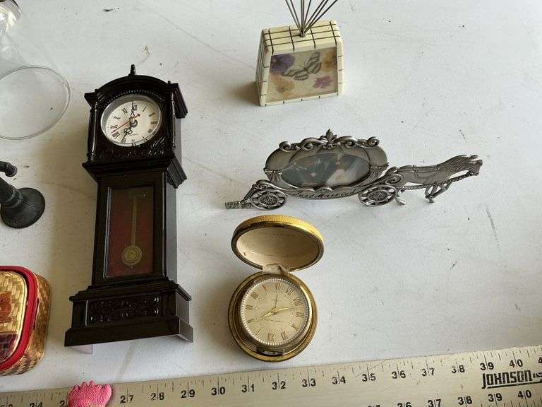 Assorted clocks and decor