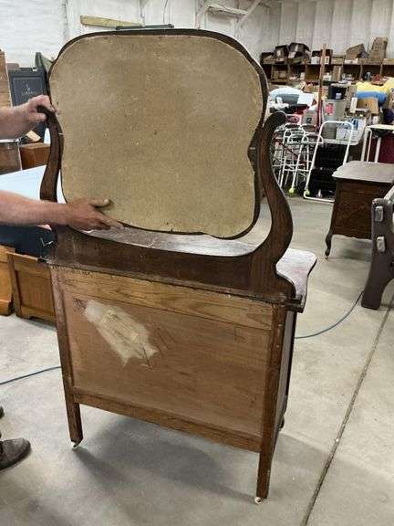 Dresser