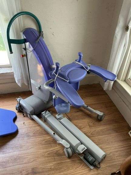 Arlo Sara Plus steady patient lift