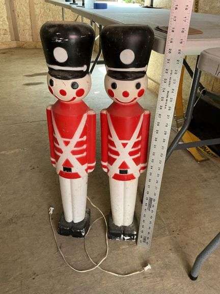 Blowmold soldiers