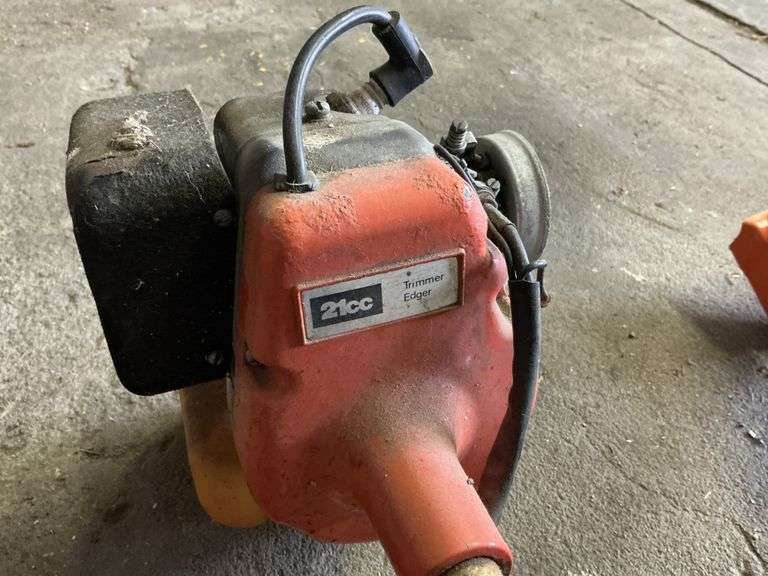 Black & Decker string trimmer and gas string