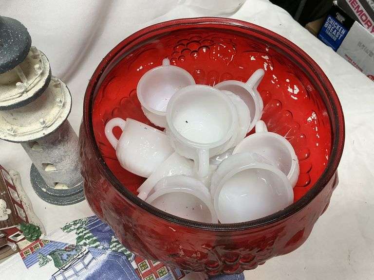 Punch bowl, placemats, houses, etc