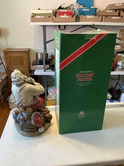 Santa figurines