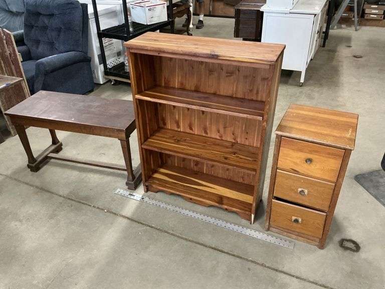 Piano bench/shelf/lamp table