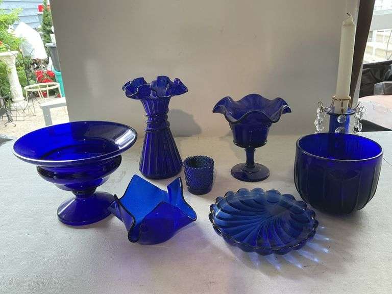 Cobalt blue decor – a couple are plastic