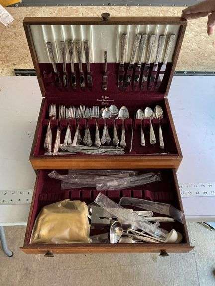 Rogers flatware set with case