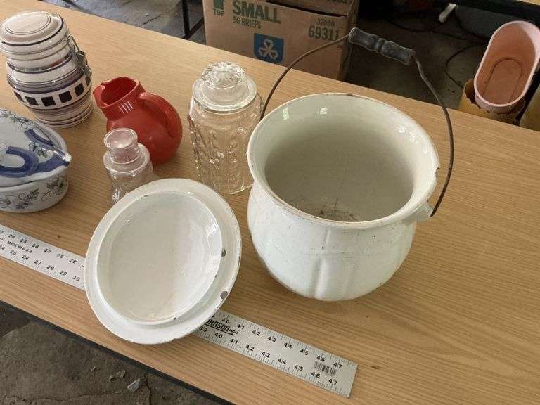 Canisters/duck on the nest, etc.