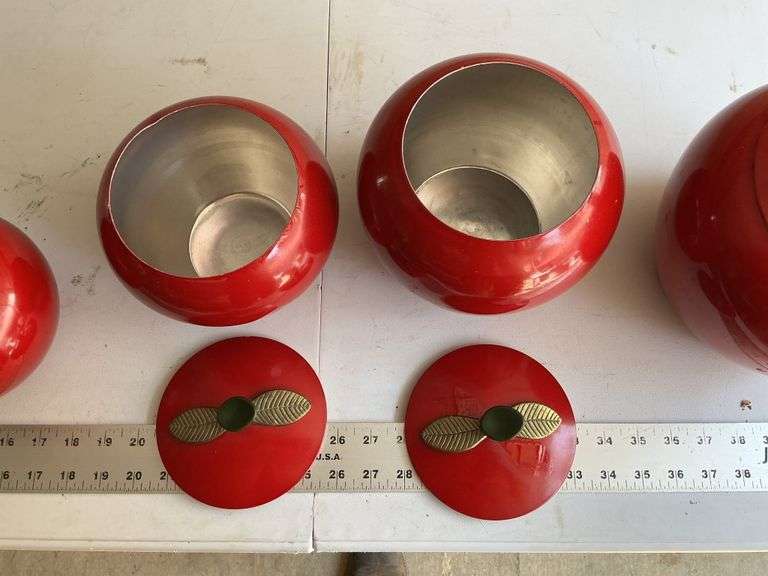Lightweight metal apple canisters