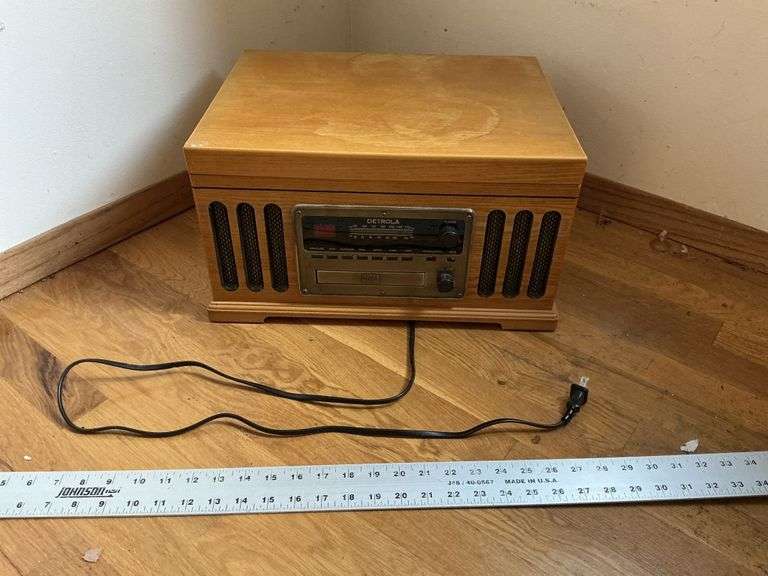 Detrola radio/record player