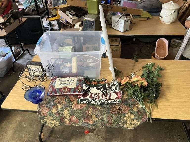 Tote with decor and paper cutter etc.