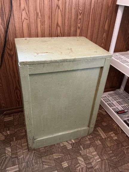 Wooden storage box 20" x 16" x 27"