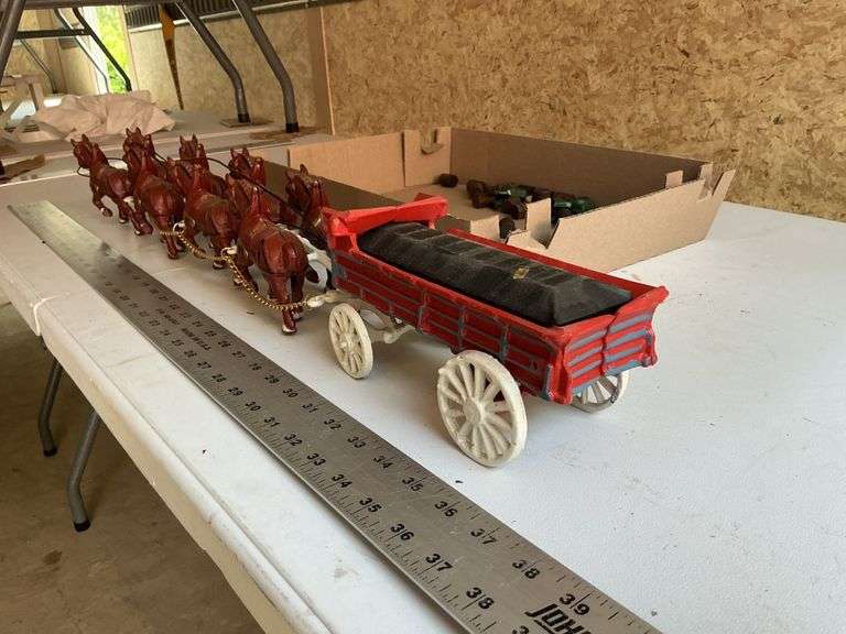 Cast-iron horse hitch
