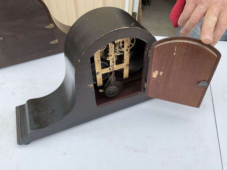 2-Antique Sessions mantle clocks