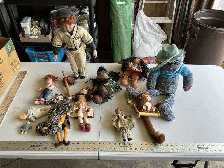 Dolls and teddy bears