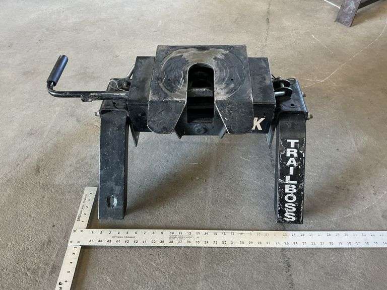 15k Trail boss fifth wheel hitch