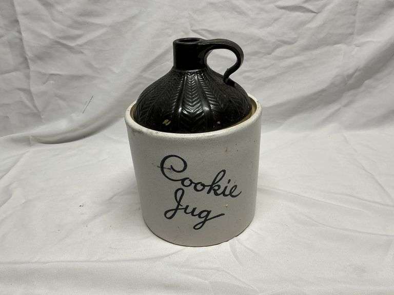 Monmouth Pottery cookie jar