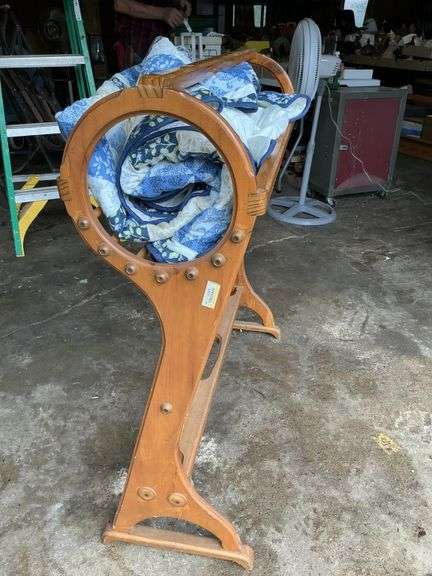 Quilt rack and comforter