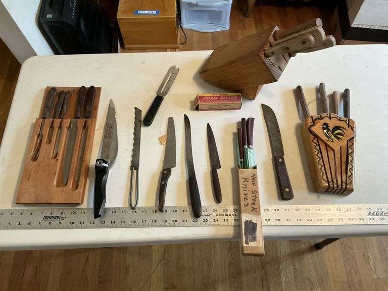 Assorted knives