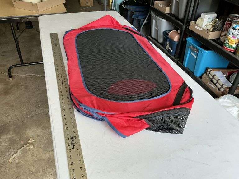 Folding dog crate