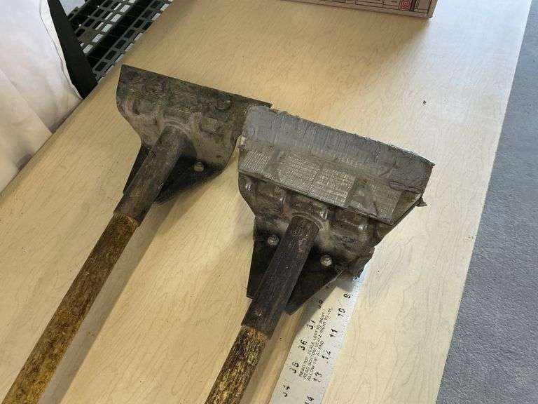 Shingle shovels