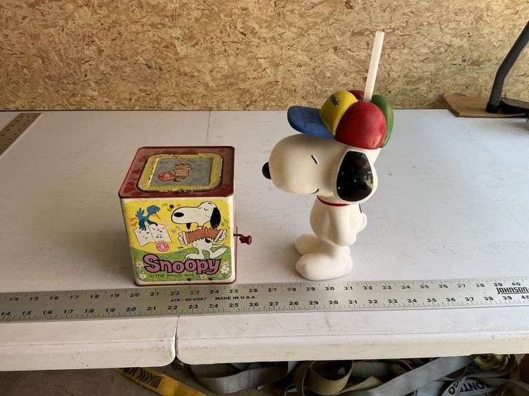 Snoopy water bottle and jack in the box, does not work
