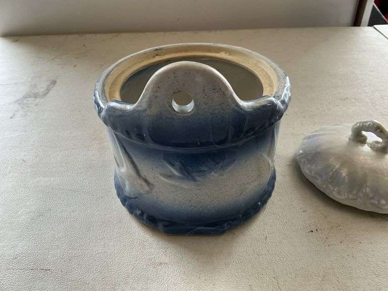 Salt crock – lid is cracked