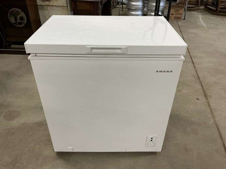 Amana chest freezer 30" x 23" x 33"