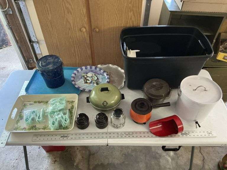 Drink dispenser/trays/kitchen items