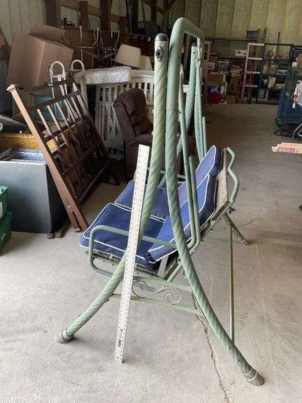 Yard swing