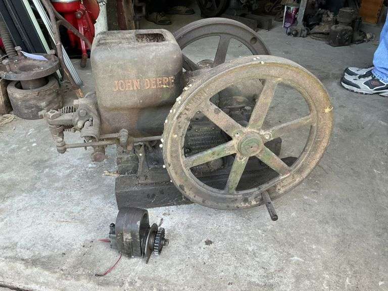 John Deere 1.5 hp, is loose.