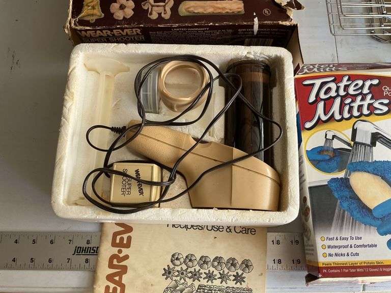 Cake decorating gun/cooling racks etc