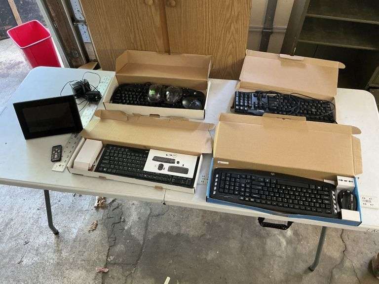 New/used keyboards and electric picture frame