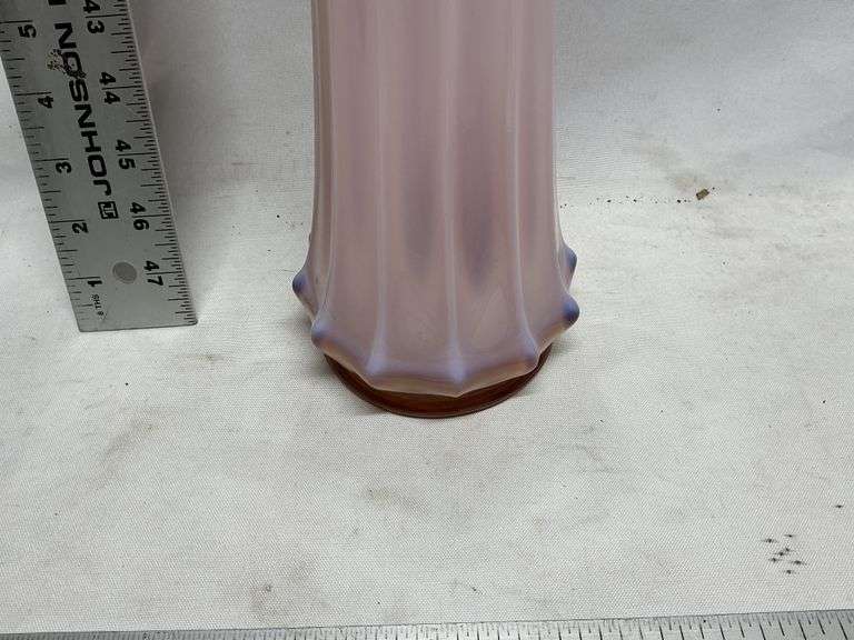 Pink swung vase