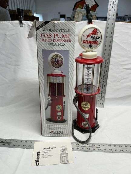 Gas pump liquid dispenser