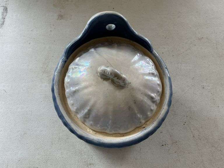 Salt crock – lid is cracked