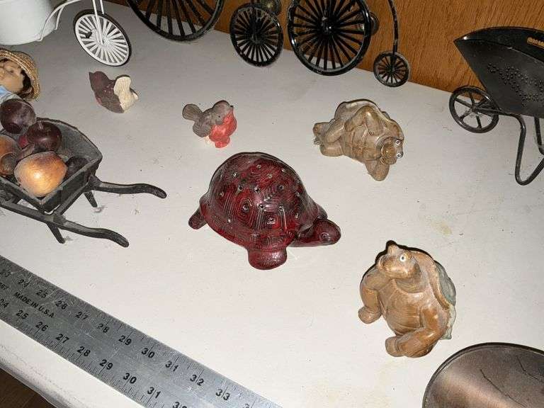 Assorted decor and figurines