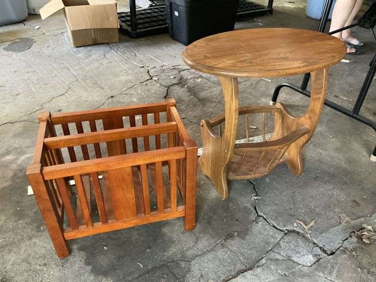 Magazine racks/lamp table