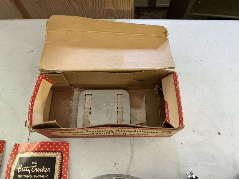 Betty Crocker steam iron